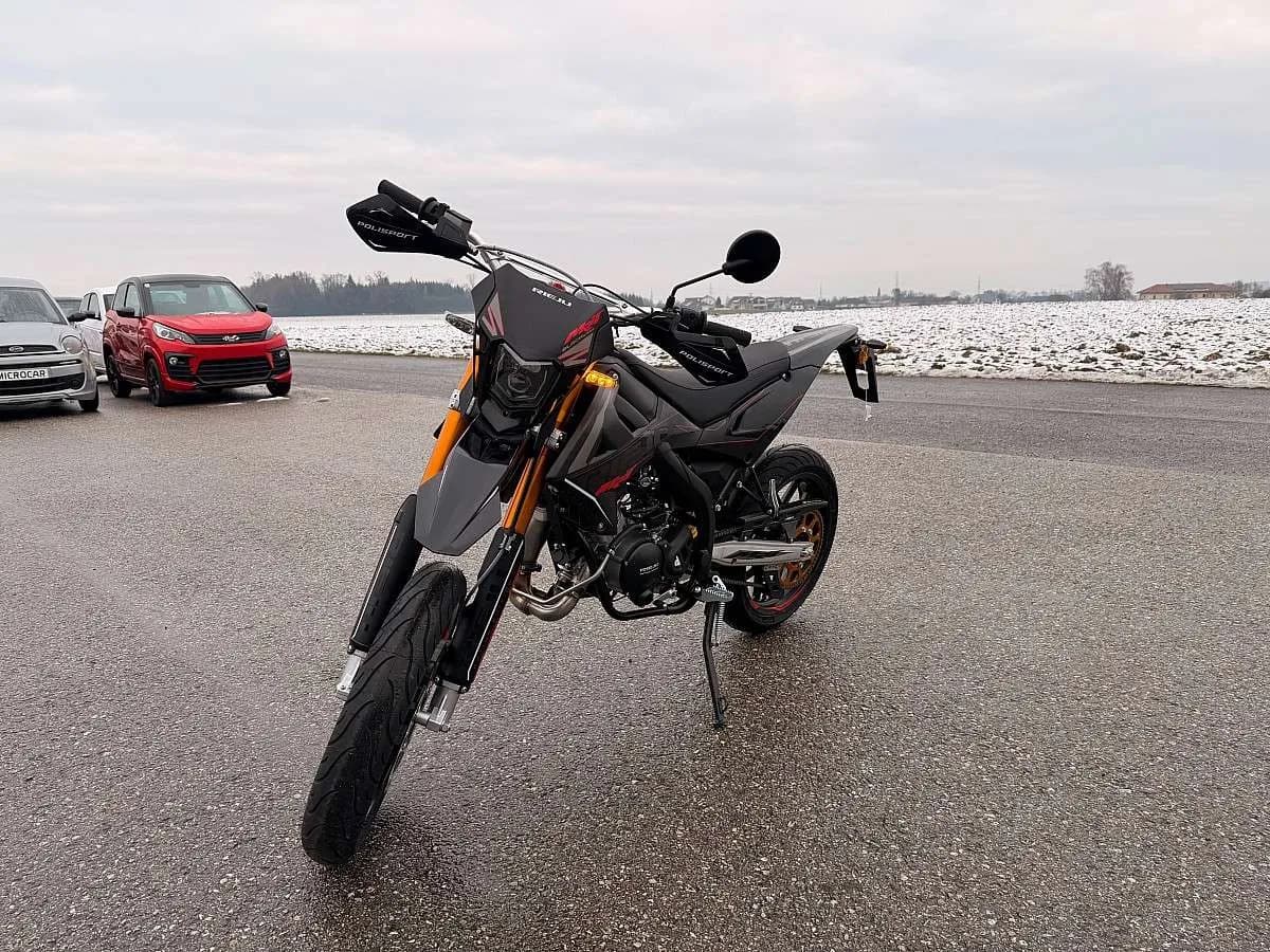 Rieju MRT – € 4.399, 0 km – Bild 1 von 8