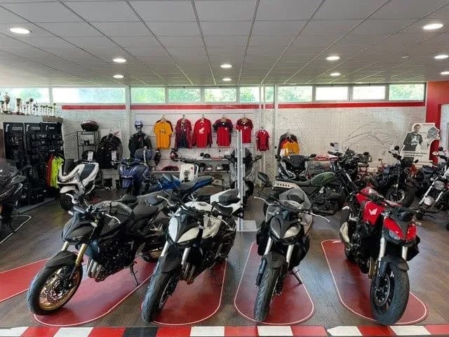 Honda CB – € 10.490, 0 km – Bild 1 von 14