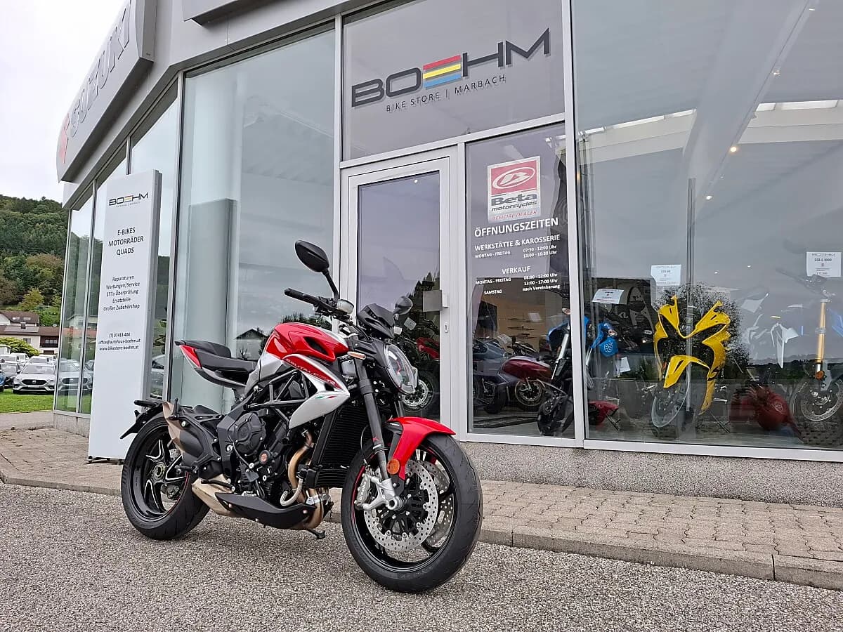 MV Agusta Brutale – € 16.990, 1 km – Bild 1 von 21