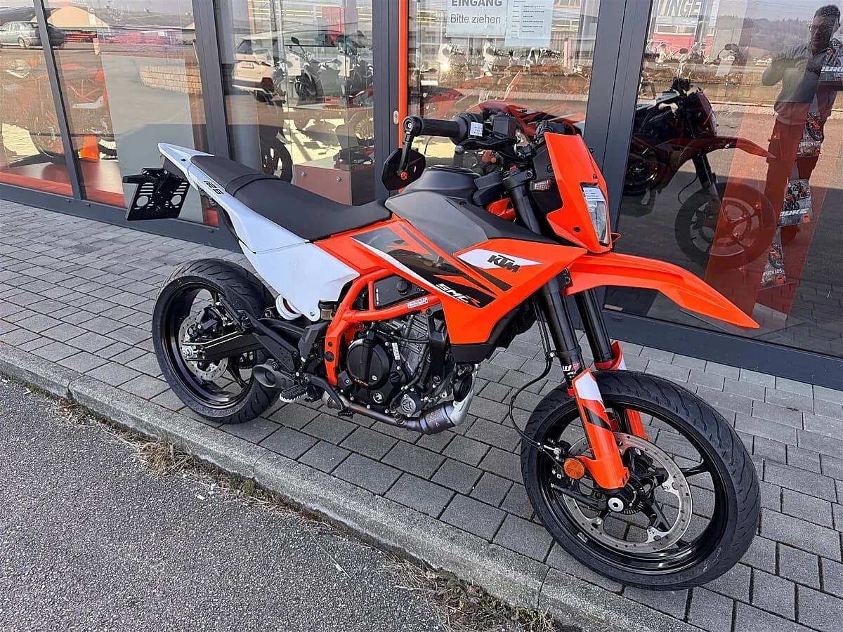 KTM 125 – € 4.499, 0 km – Bild 1 von 9