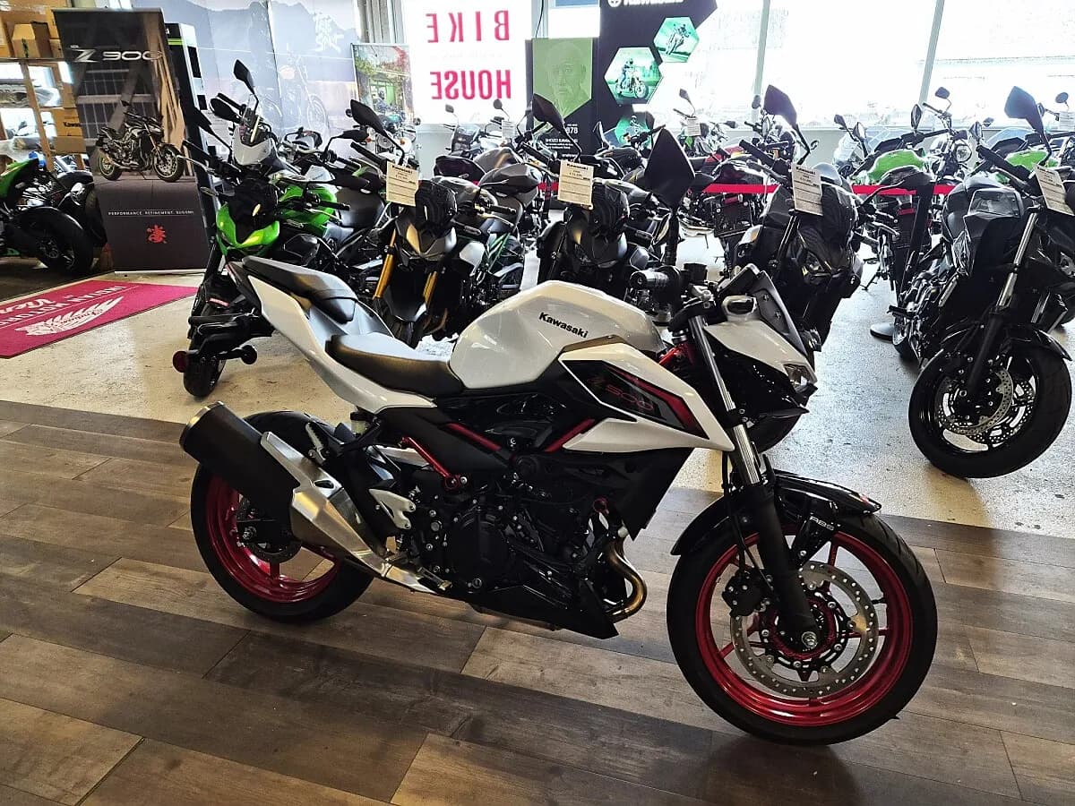 Kawasaki Z – € 6.599, 0 km – Bild 1 von 9