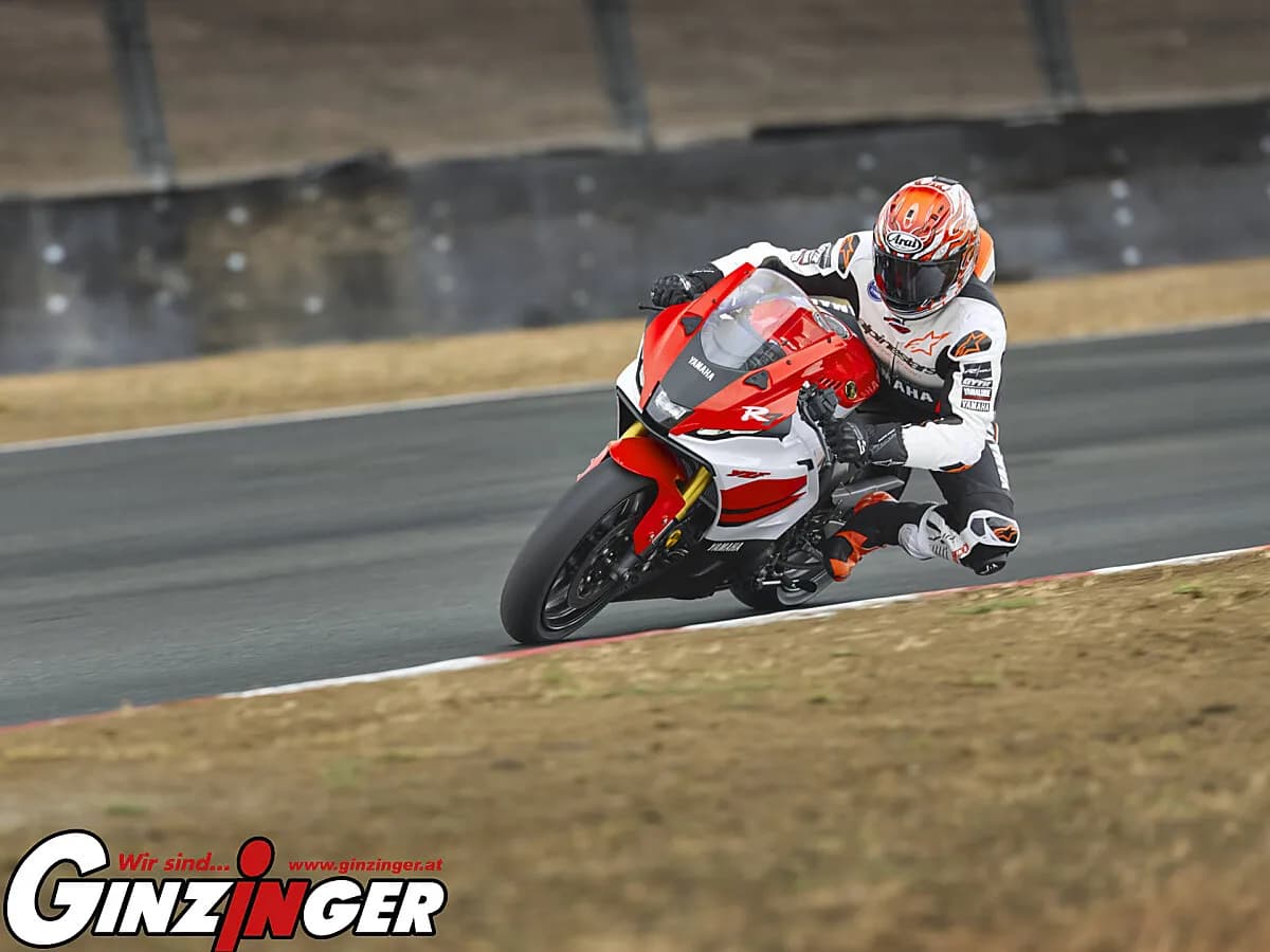 Yamaha YZF – € 11.899, 0 km – Bild 1 von 12