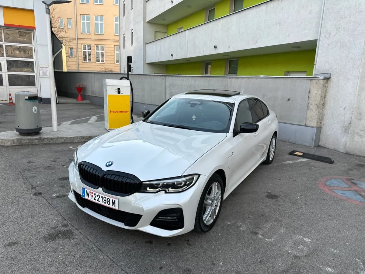 BMW 3er-Reihe 2020 – € 27.999, 137 000 km – Bild 1 von 9