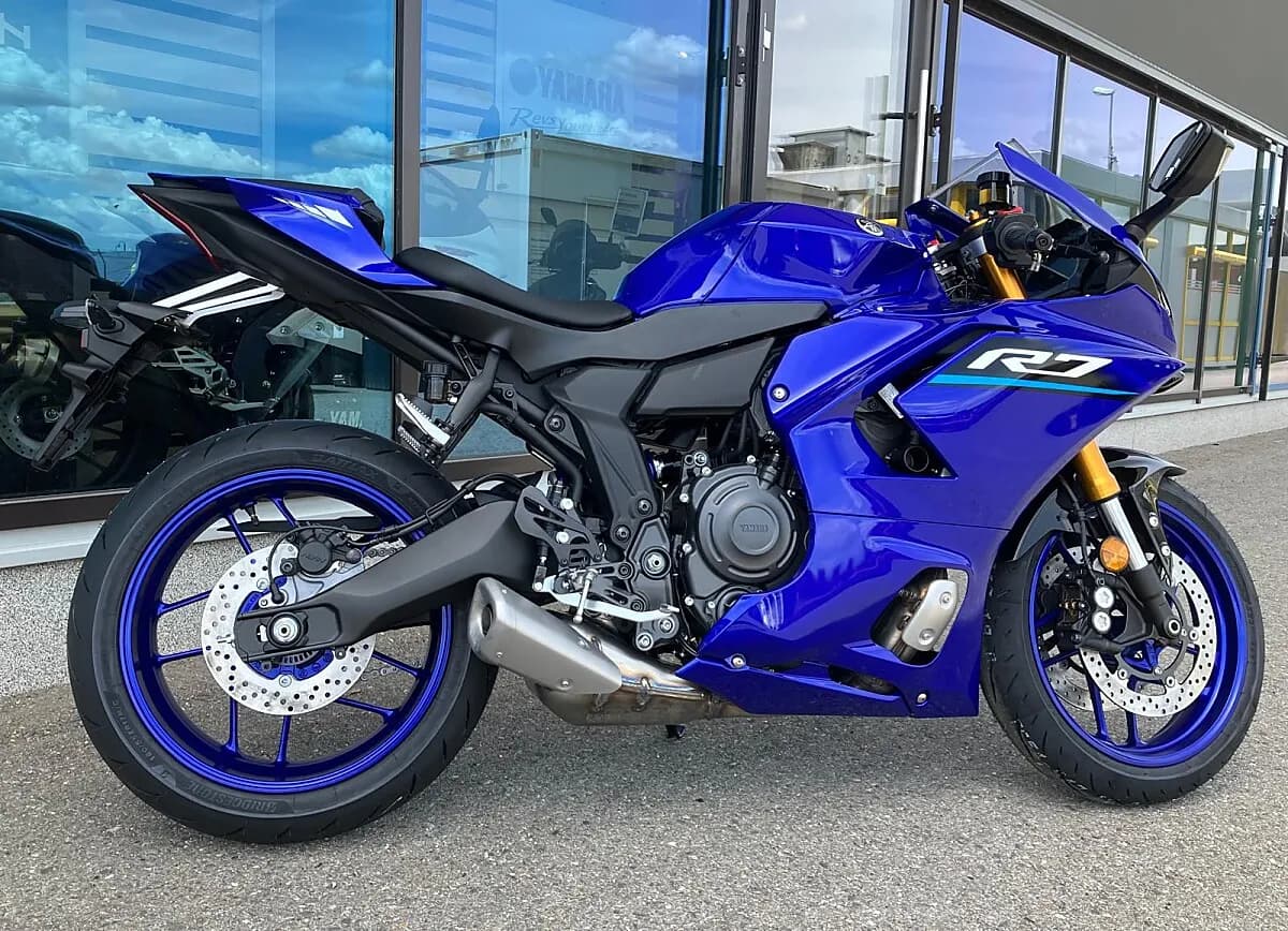 Yamaha YZF – € 11.499, 0 km – Bild 1 von 6
