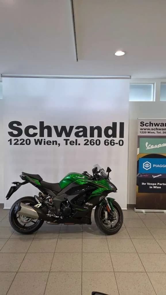 Kawasaki Ninja 2025 – € 15.990, 1 000 km – Bild 1 von 7