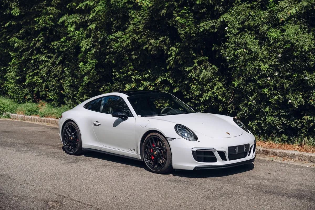 Porsche 911 2017 – € 146.900, 28 100 km – Bild 1 von 17