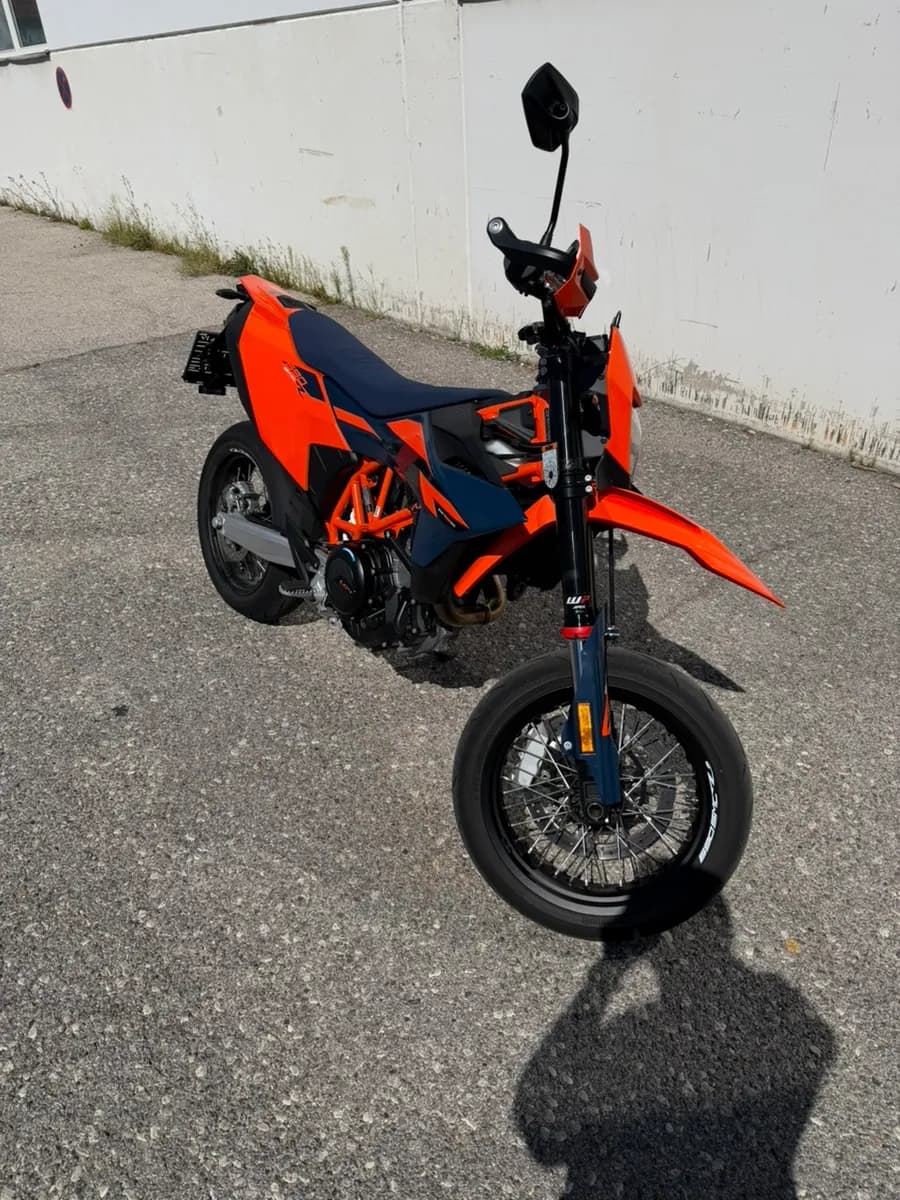 KTM SMC