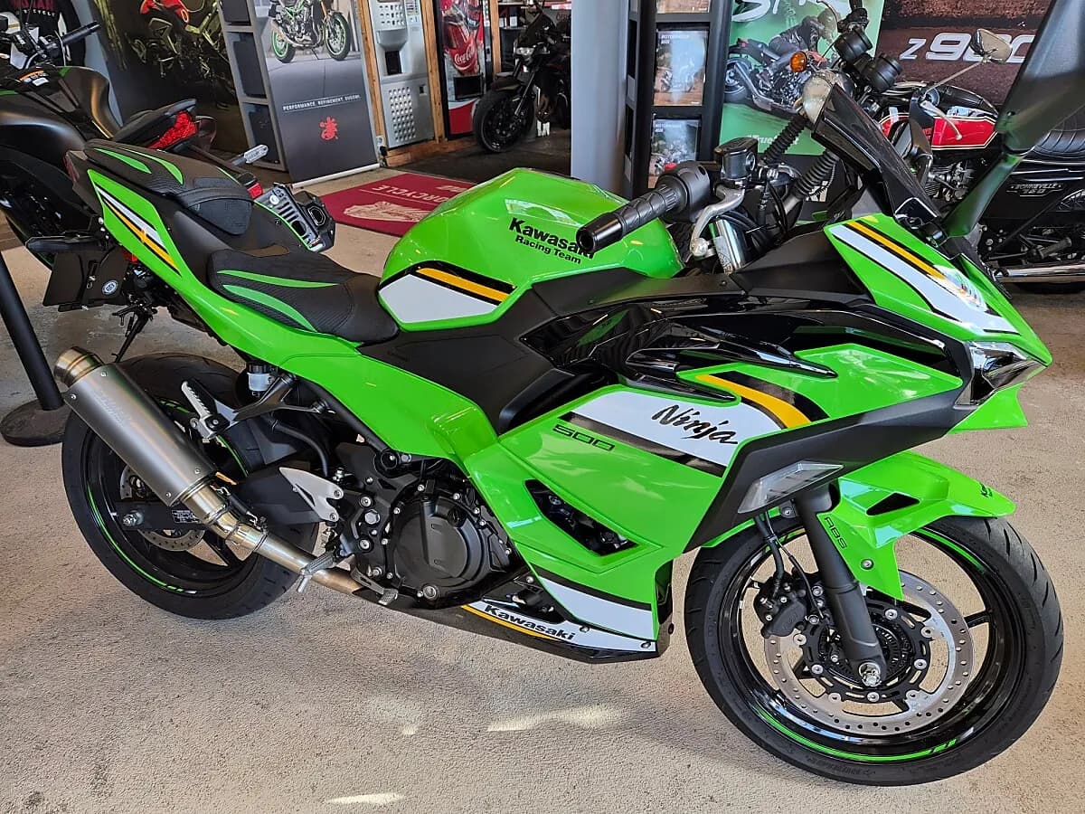 Kawasaki Ninja 2025 – € 6.499, 3 700 km – Bild 1 von 5