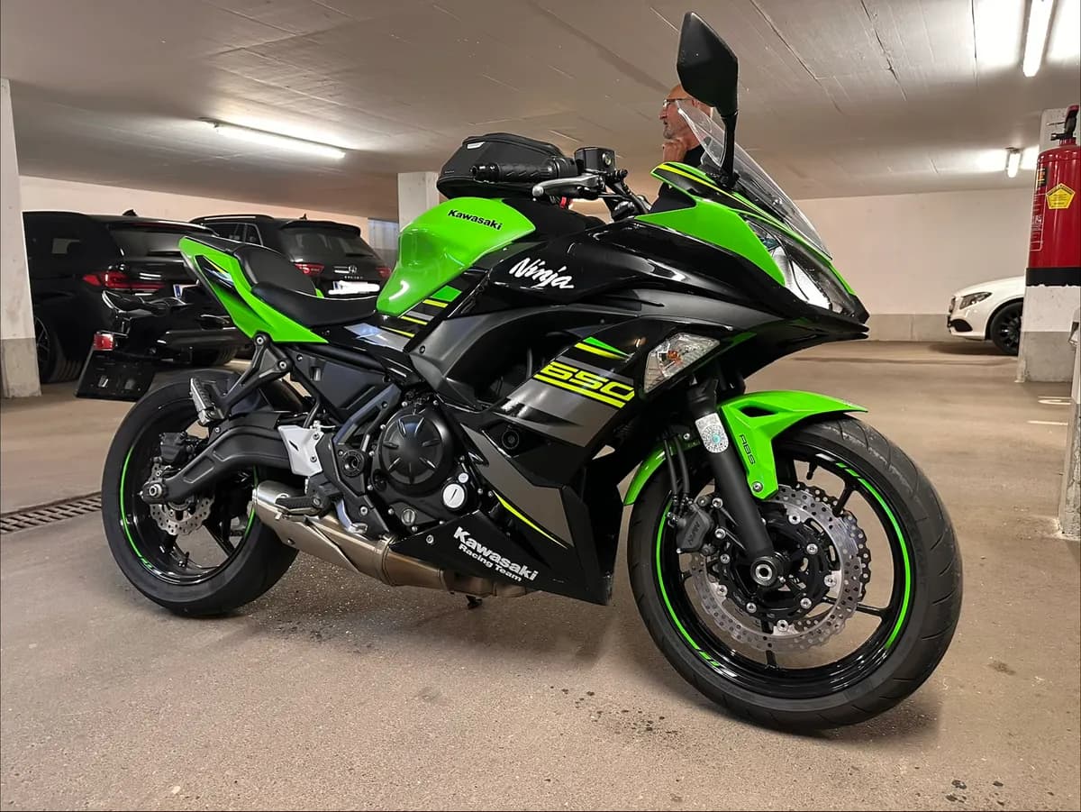 Kawasaki Ninja 2020 – € 5.900, 18 000 km – Bild 1 von 14