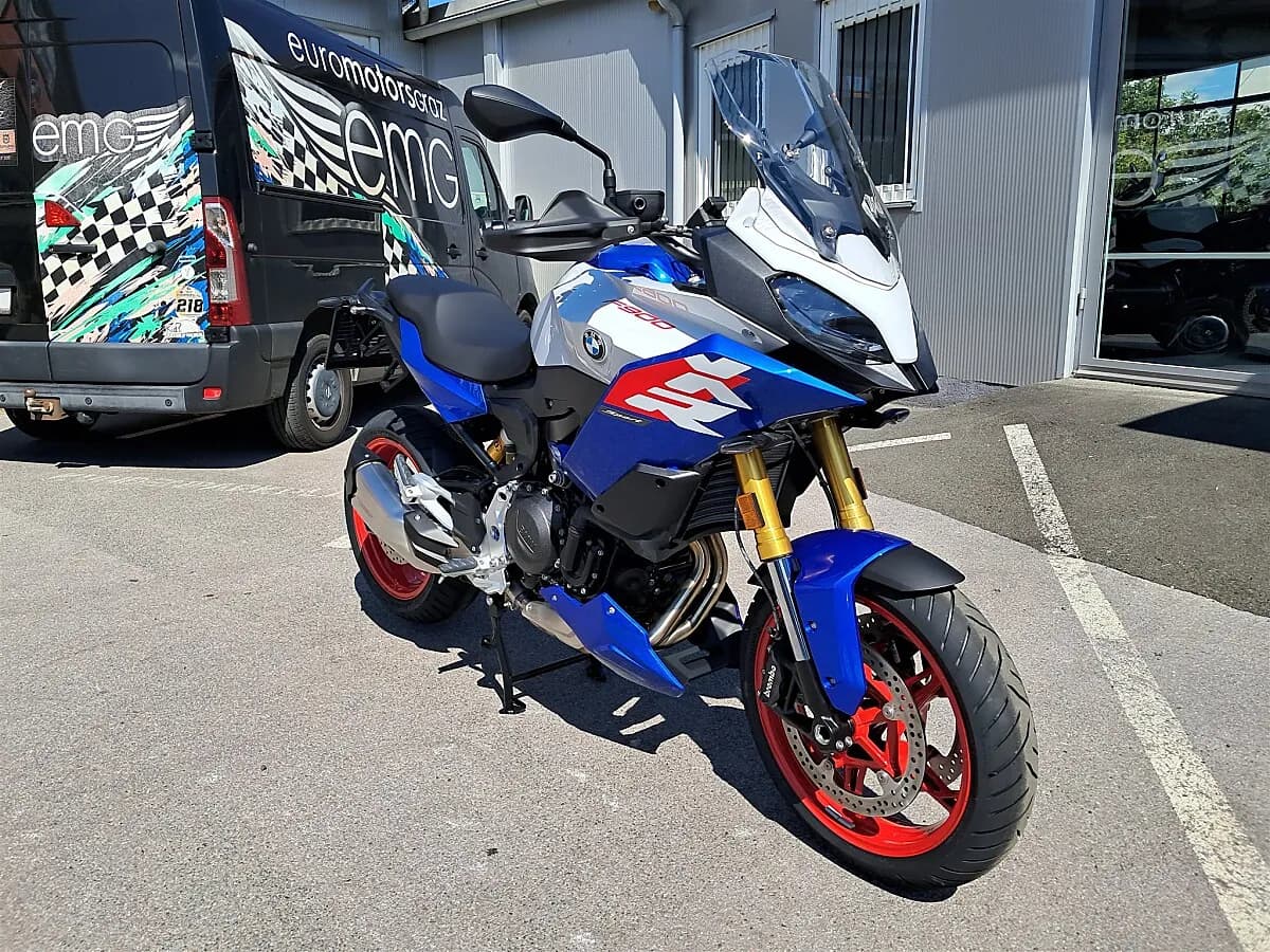 BMW F 900 XR