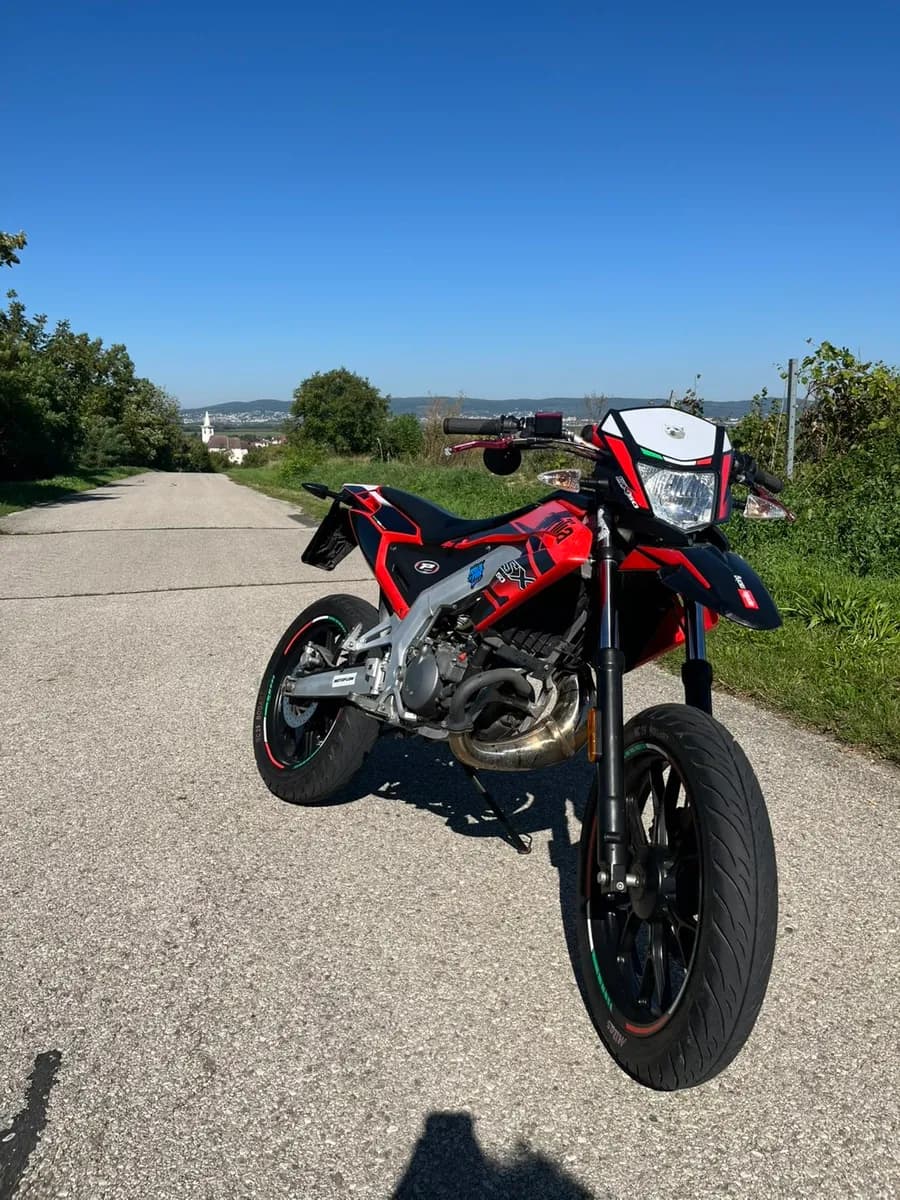 Aprilia SX