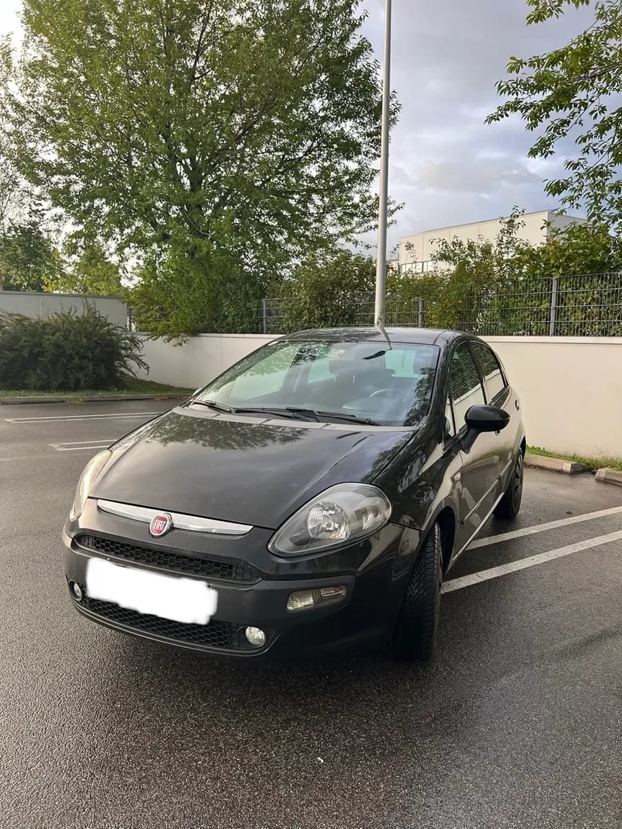 Fiat Punto 2010 – € 1.990, 159 000 km – Bild 1 von 7