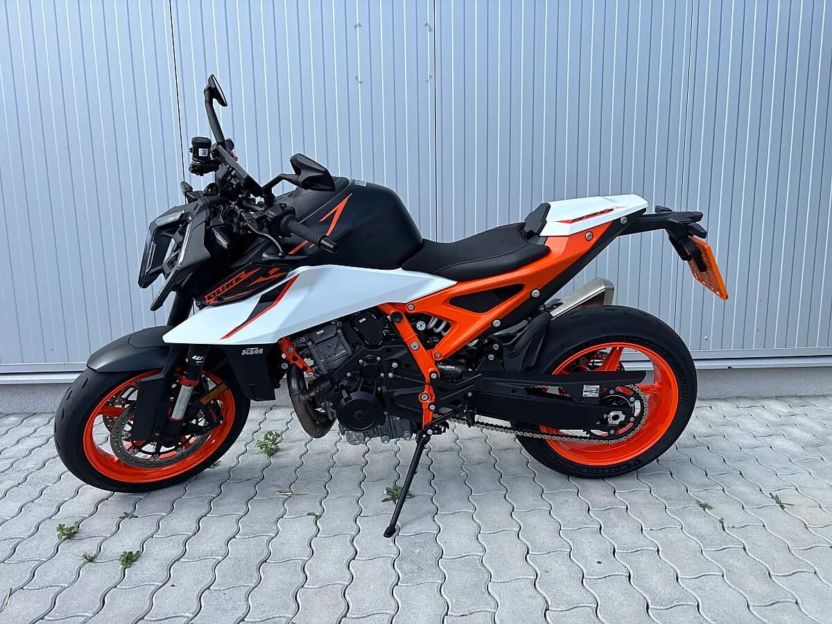 KTM 990