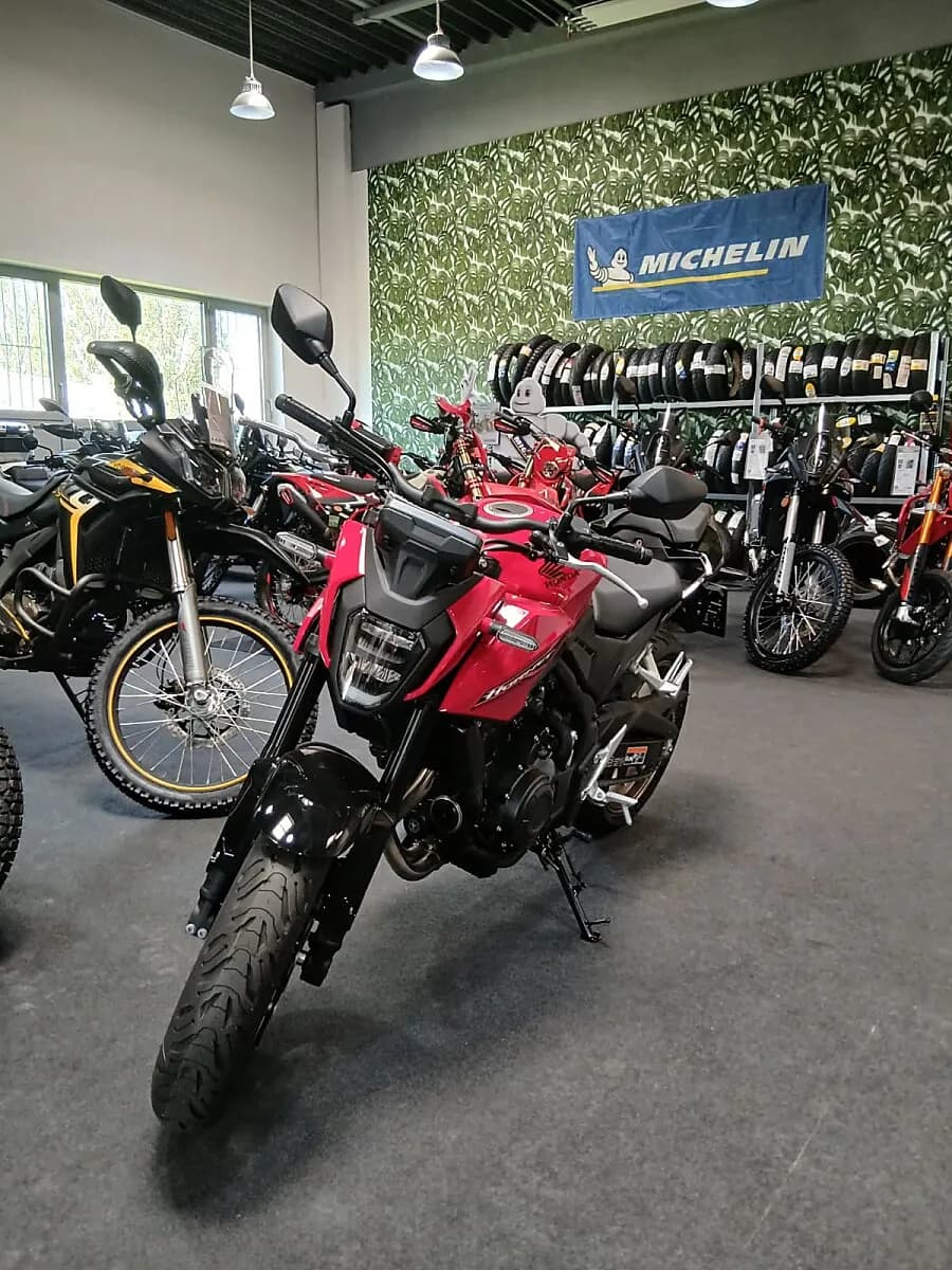 Honda CB – € 7.190, 0 km – Bild 1 von 4