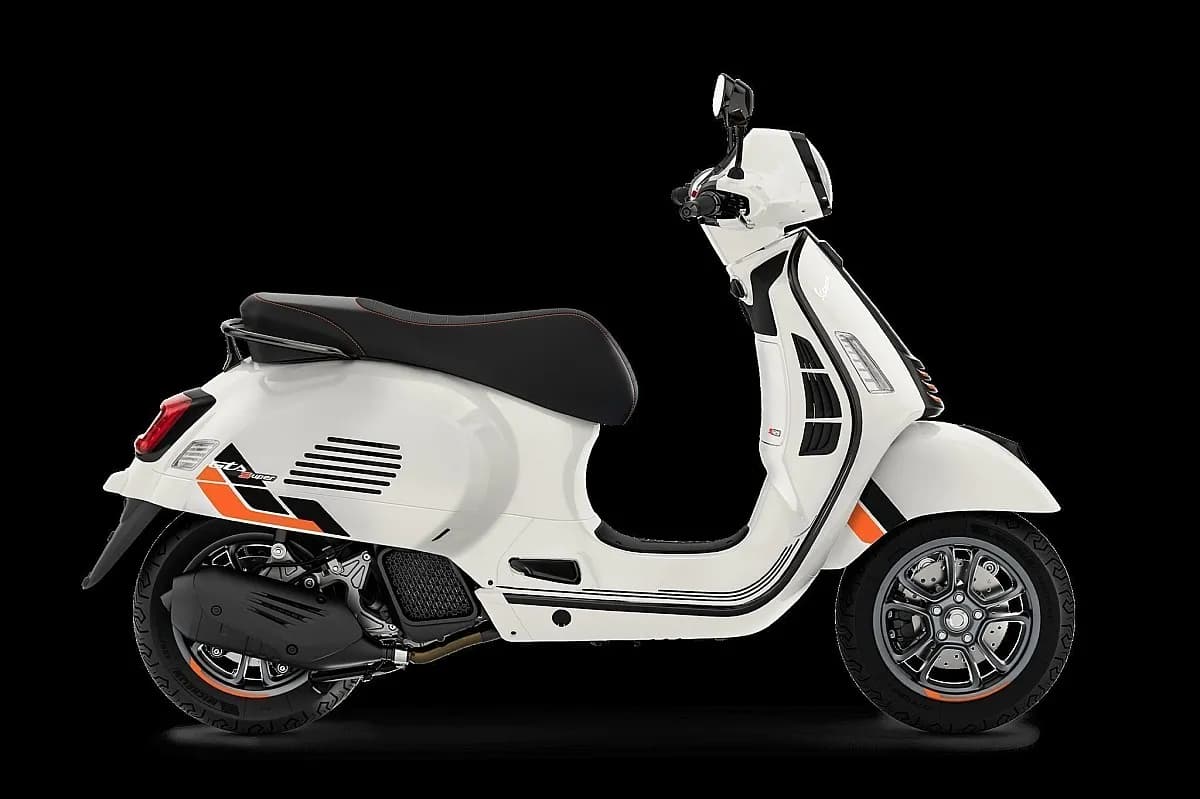 Vespa GTS – € 6.390, 0 km – Bild 1 von 5