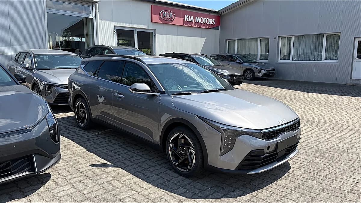 KIA K4 – € 24.990, 0 km – Bild 1 von 2