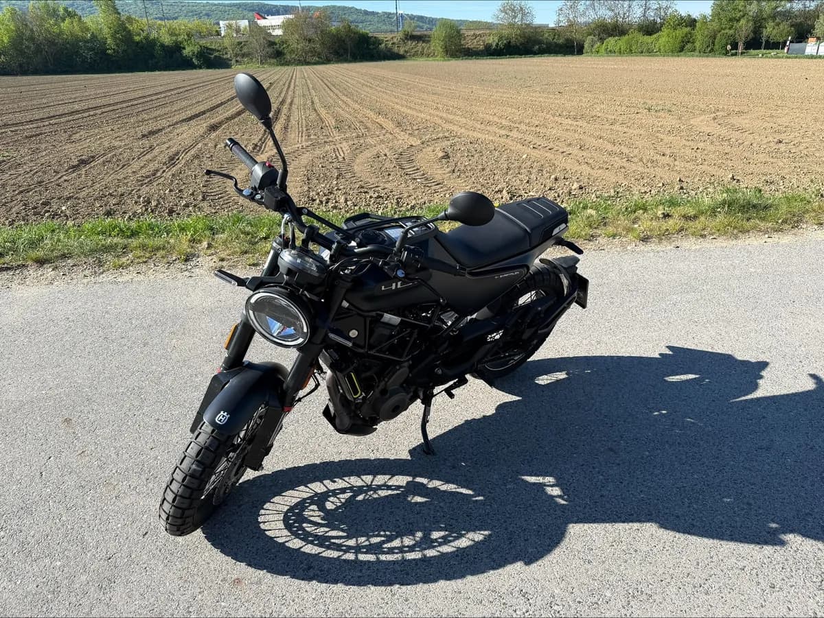 Husqvarna Svartpilen 401