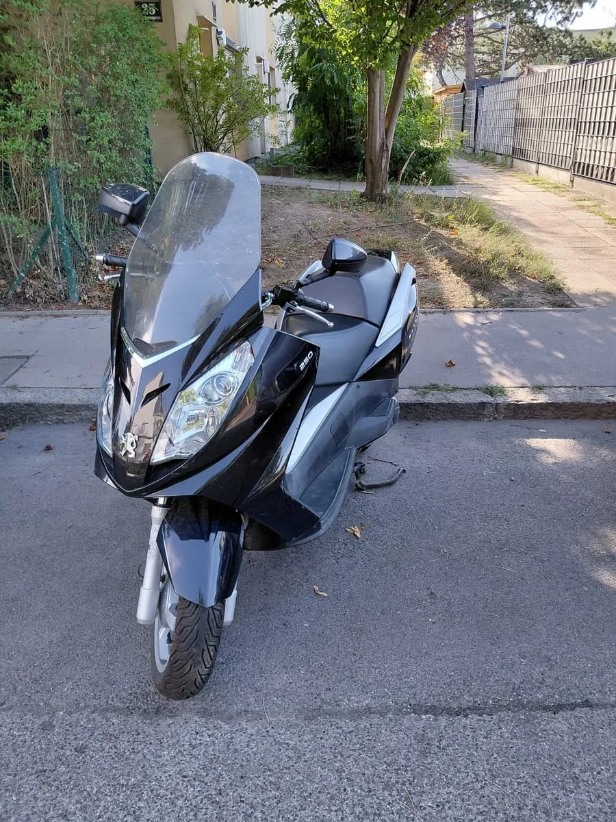 Peugeot Satelis 2011 – € 1.990, 18 000 km – Bild 1 von 5