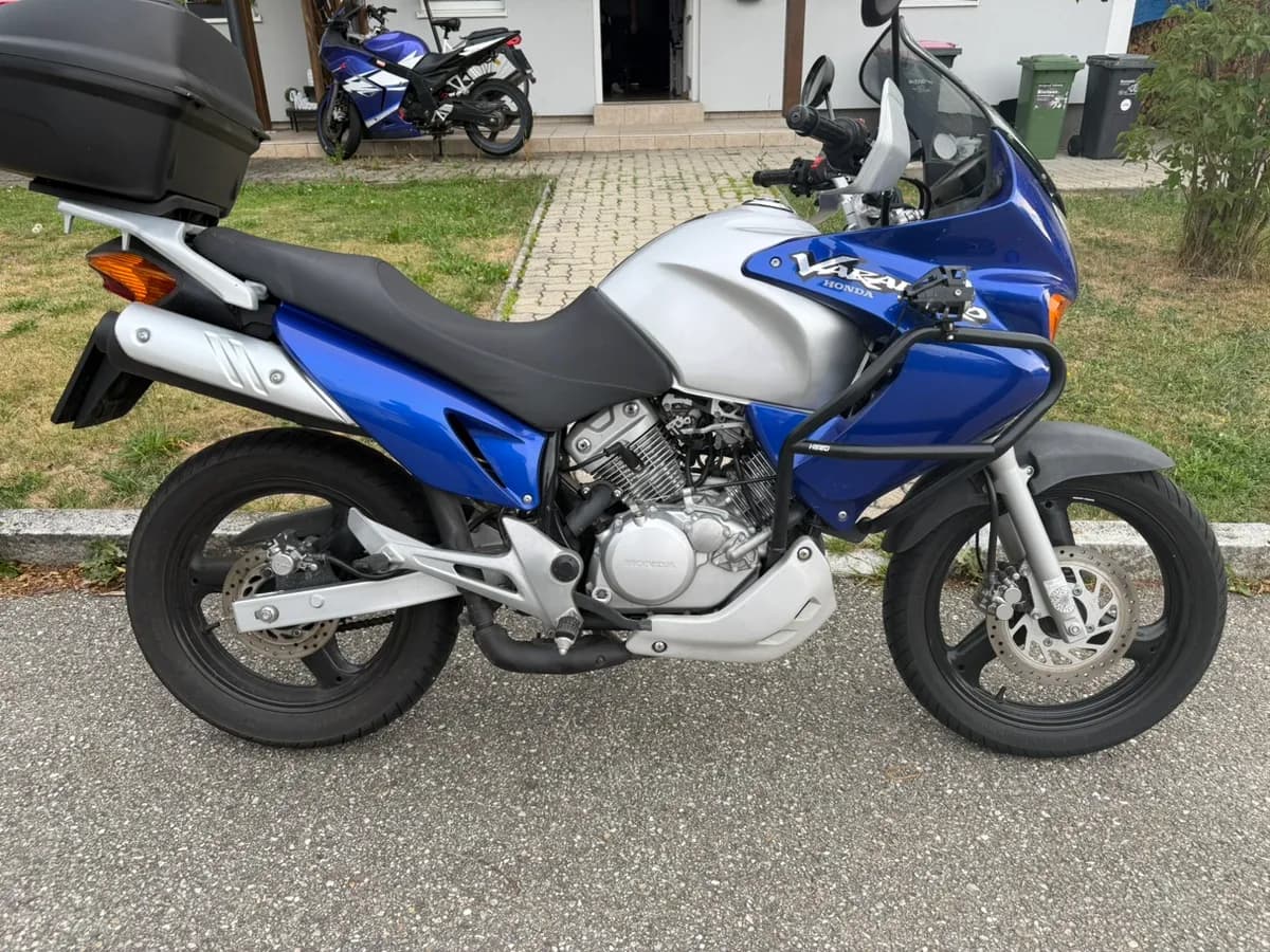 Honda Varadero 2002 – € 2.200, 22 985 km – Bild 1 von 8