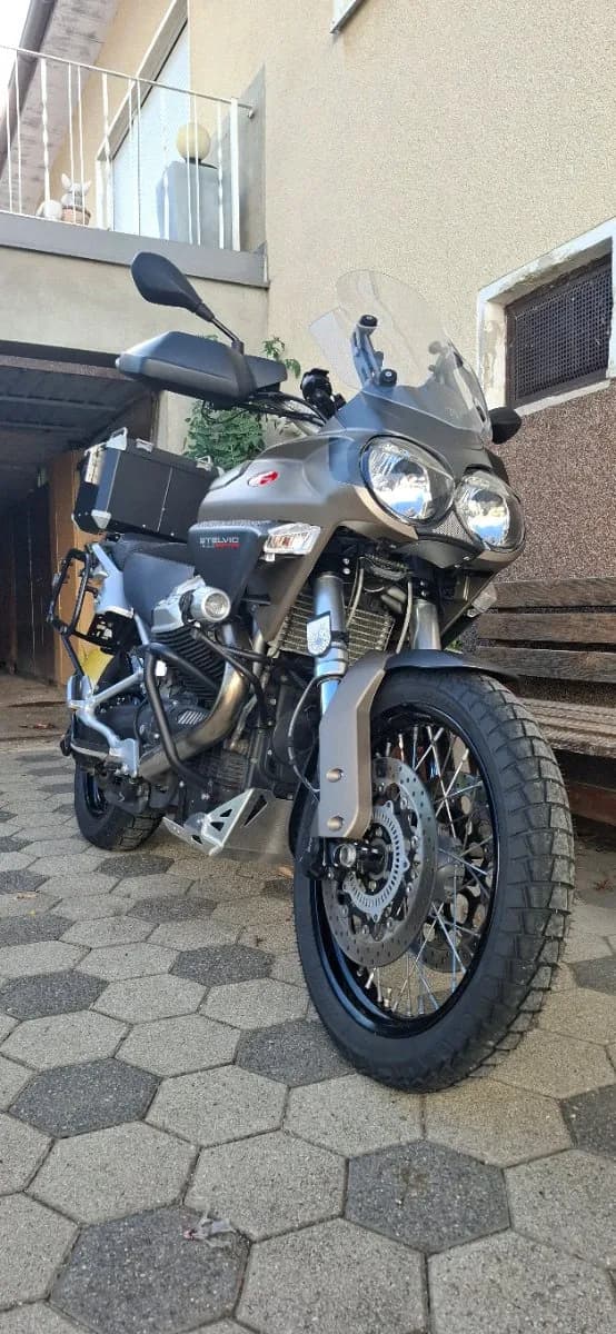 Moto Guzzi Stelvio