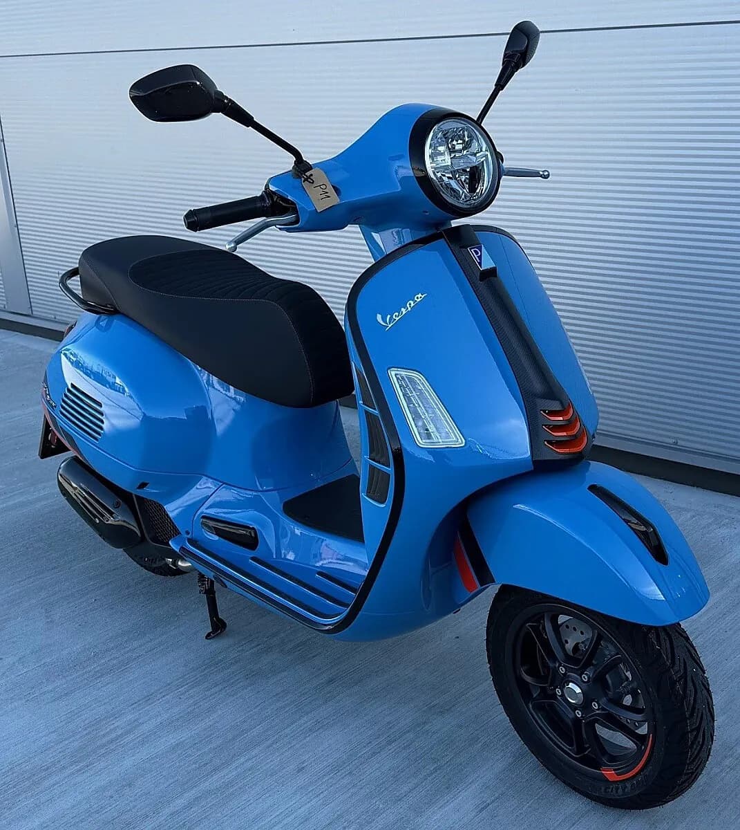Vespa GTS – € 6.195, 0 km – Bild 1 von 8