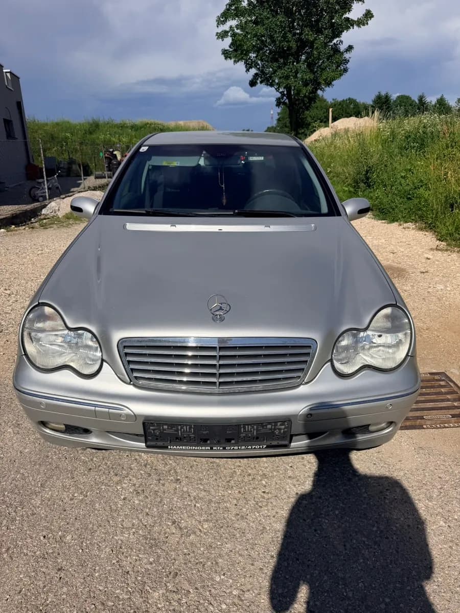Mercedes-Benz C-Klasse 2004 – € 1.800, 118 422 km – Bild 1 von 9