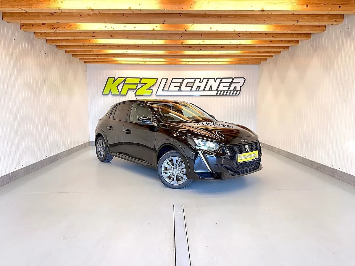 Peugeot e-208