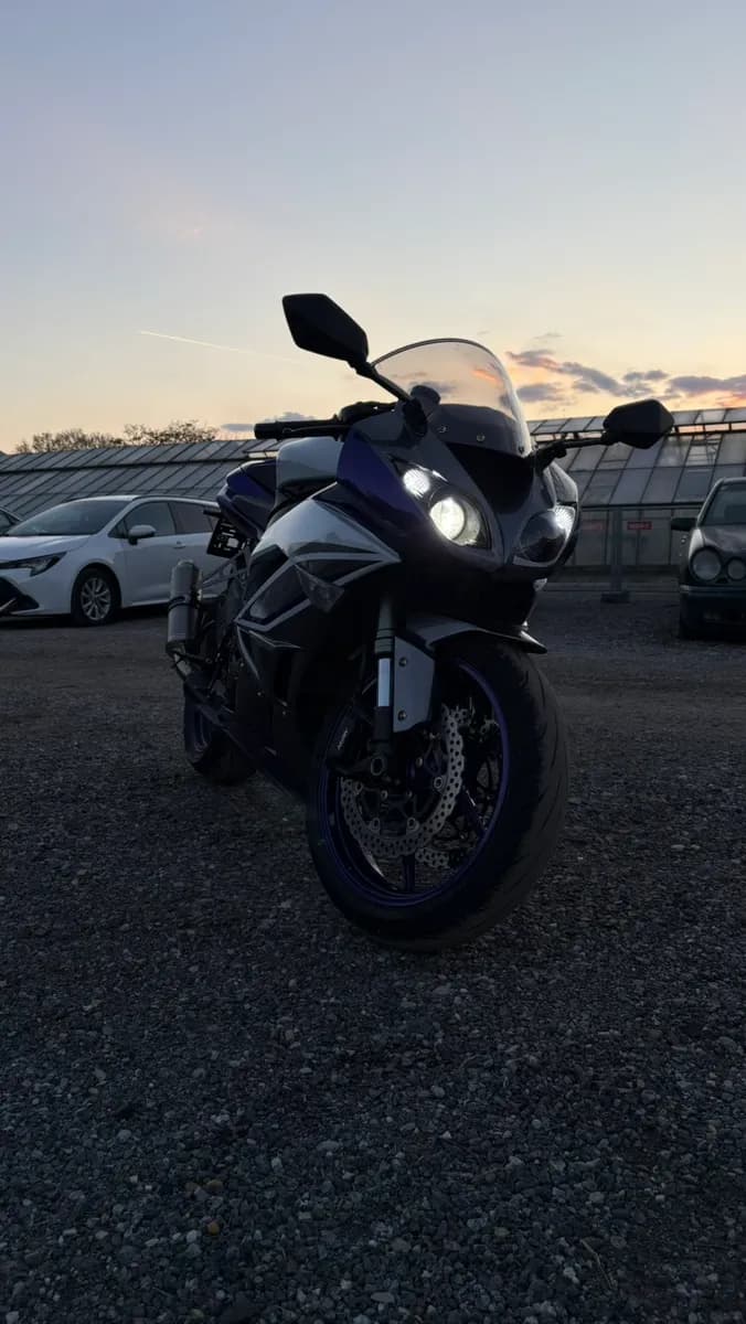 Kawasaki Ninja 2010 – € 7.999, 27 000 km – Bild 1 von 5