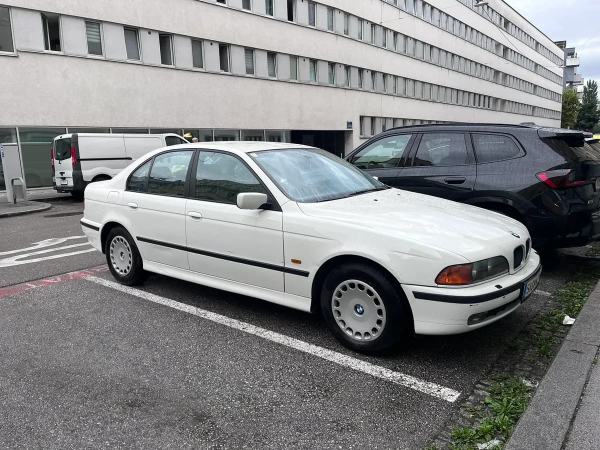 BMW 5er-Reihe 1998 – € 10.000, 114 000 km – Bild 1 von 6