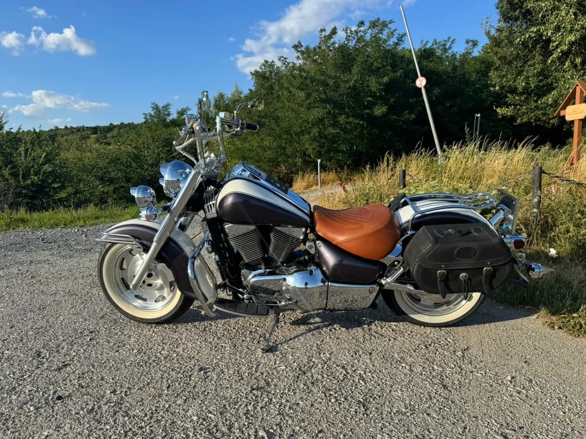 Suzuki Intruder