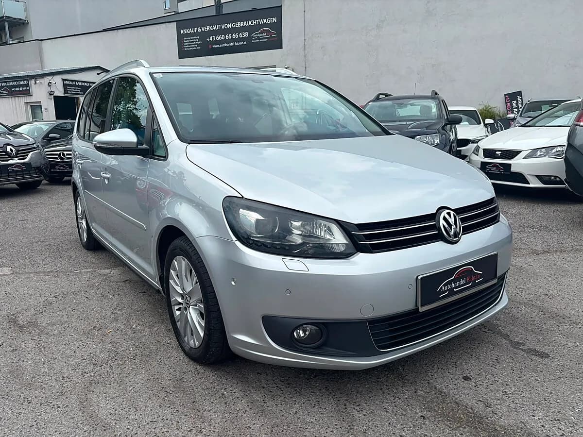 VW Touran 2014 – € 5.999, 260 000 km – Bild 1 von 24