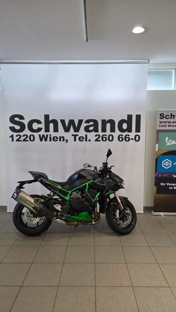 Kawasaki Z 2025 – € 21.990, 1 500 km – Bild 1 von 7