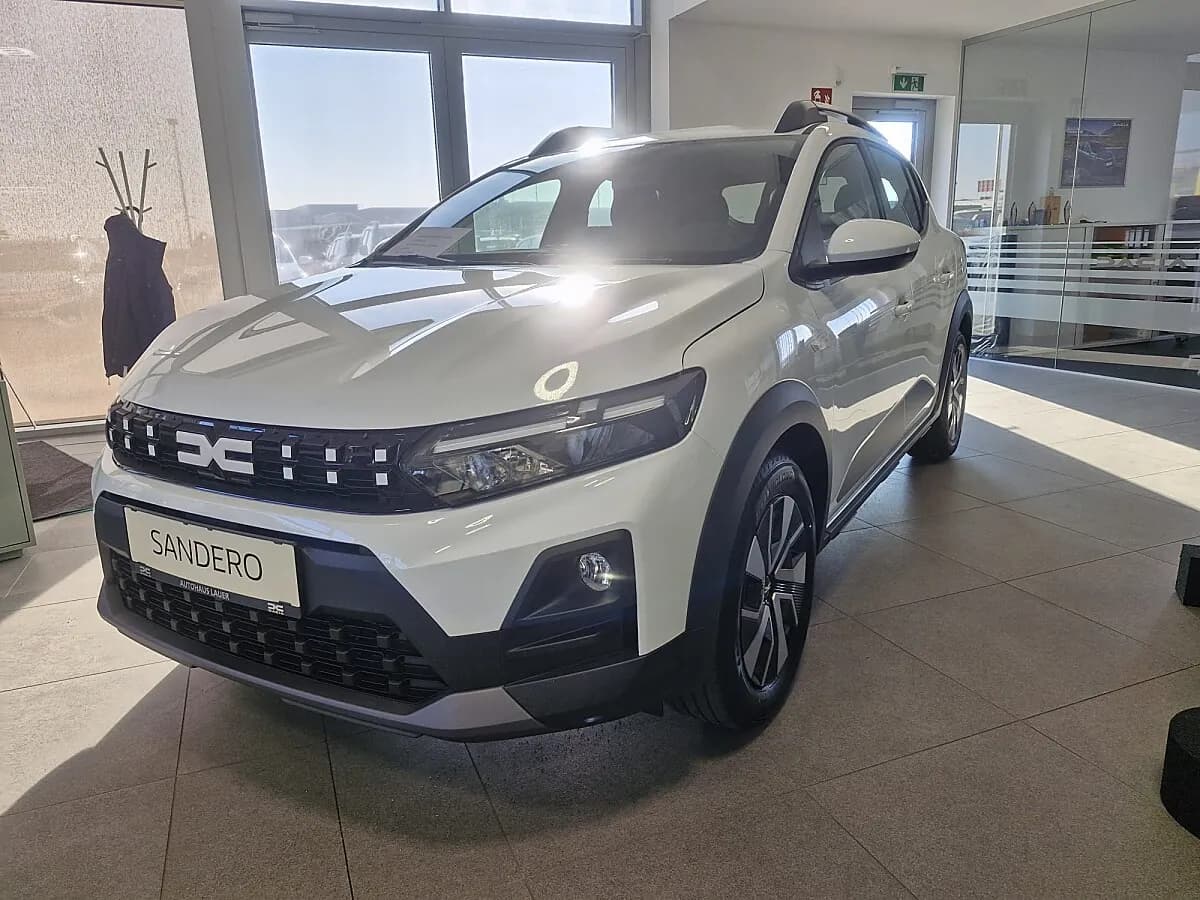 Dacia Sandero – € 17.486, 10 km – Bild 1 von 7