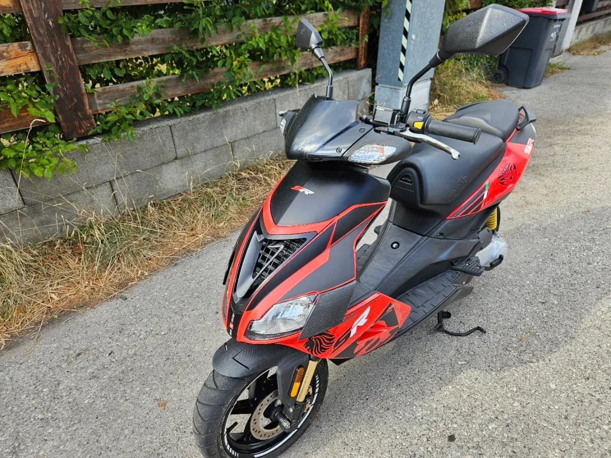 Aprilia SR