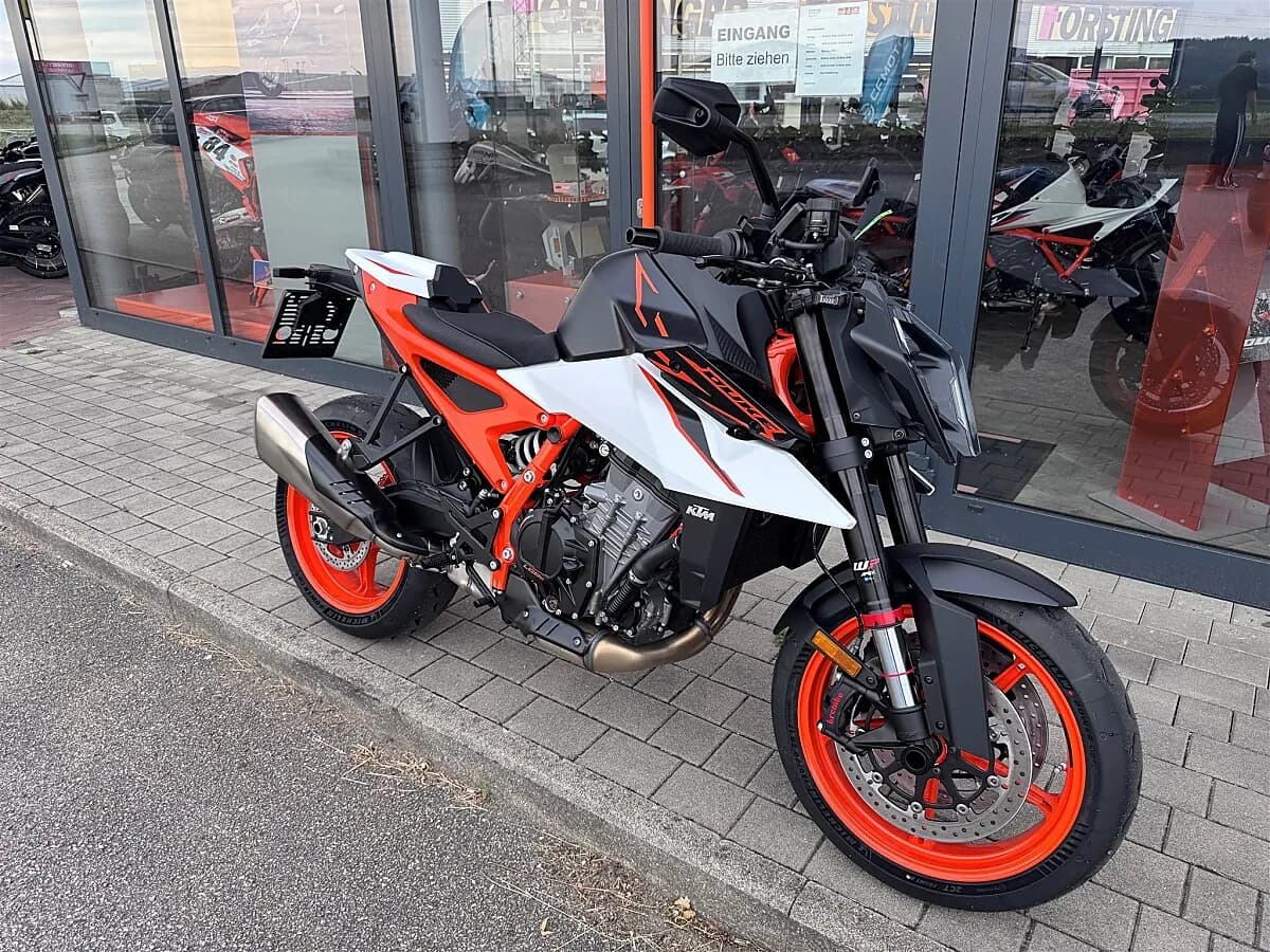 KTM 990