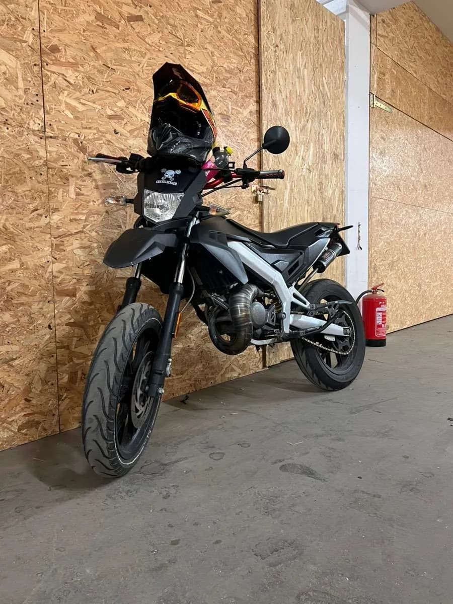 Aprilia SX