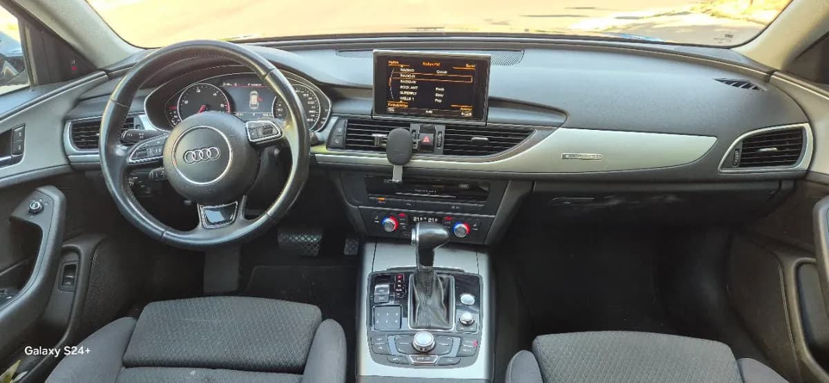 Audi A6 2013 – € 11.000, 235 000 km – Bild 1 von 10