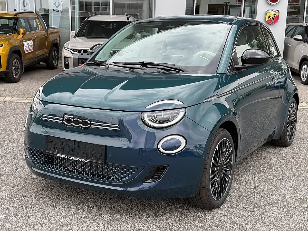 Fiat 500e – € 32.126, 0 km – Bild 1 von 17