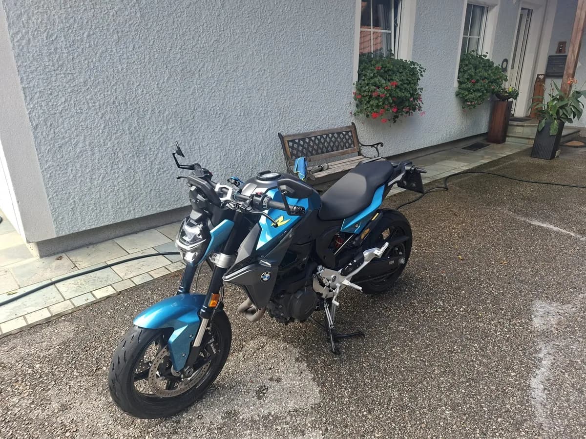 BMW F 900 R