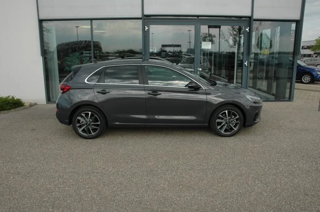 Hyundai i30 – € 33.130, 6 km – Bild 1 von 16