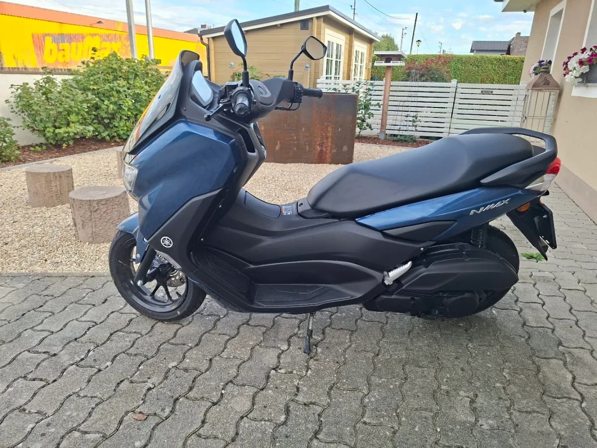 Yamaha NMAX 2024 – € 3.500, 800 km – Bild 1 von 8