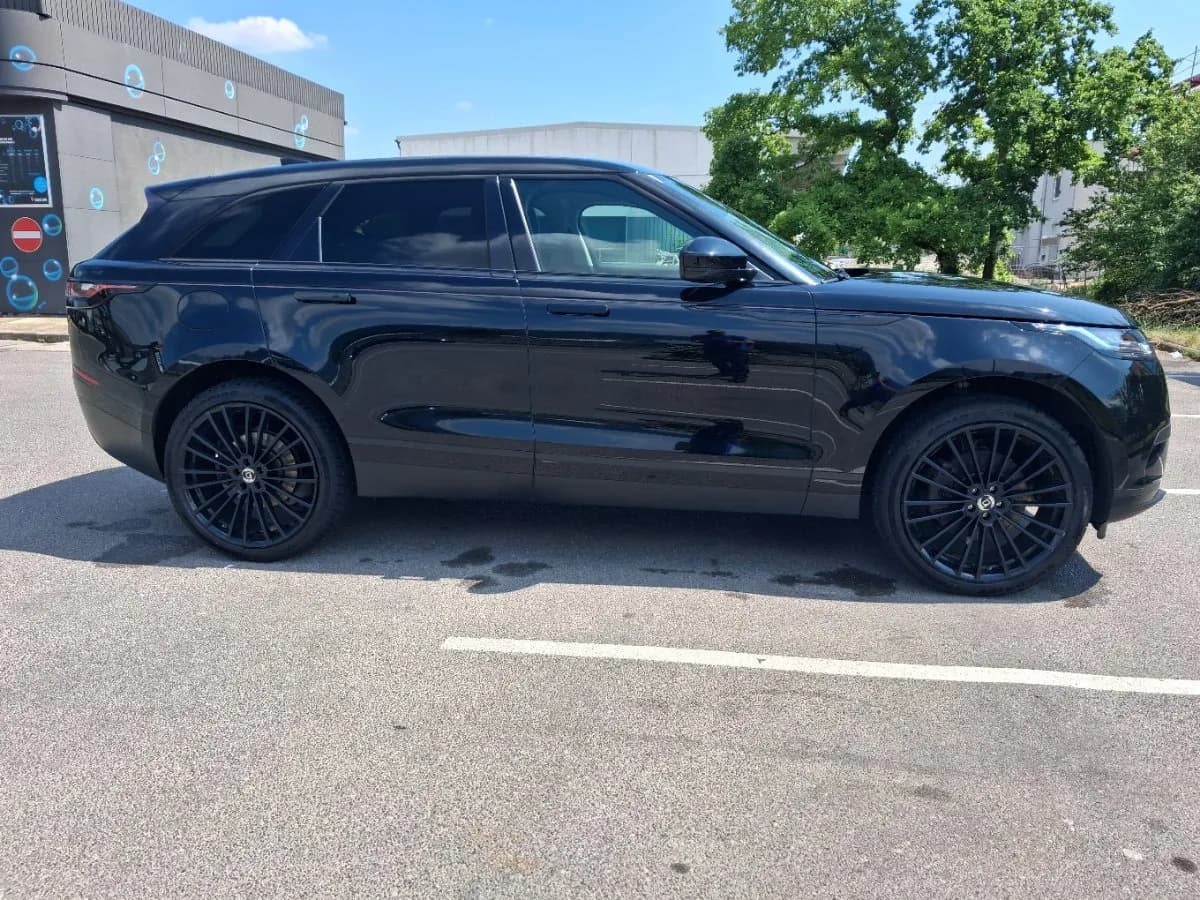 Land Rover Range Rover Velar 2018 – € 36.500, 162 000 km – Bild 1 von 8