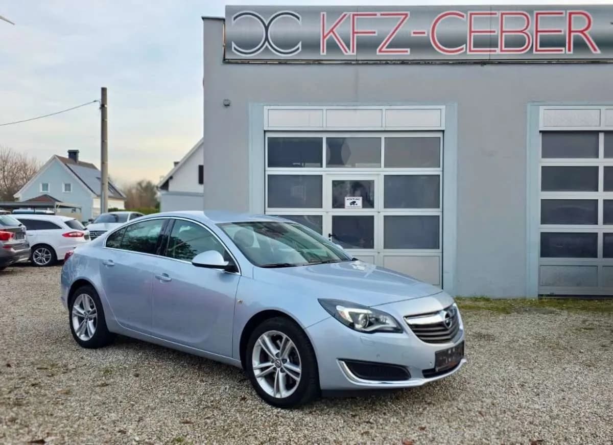 Opel Insignia 2015 – € 8.300, 200 000 km – Bild 1 von 13