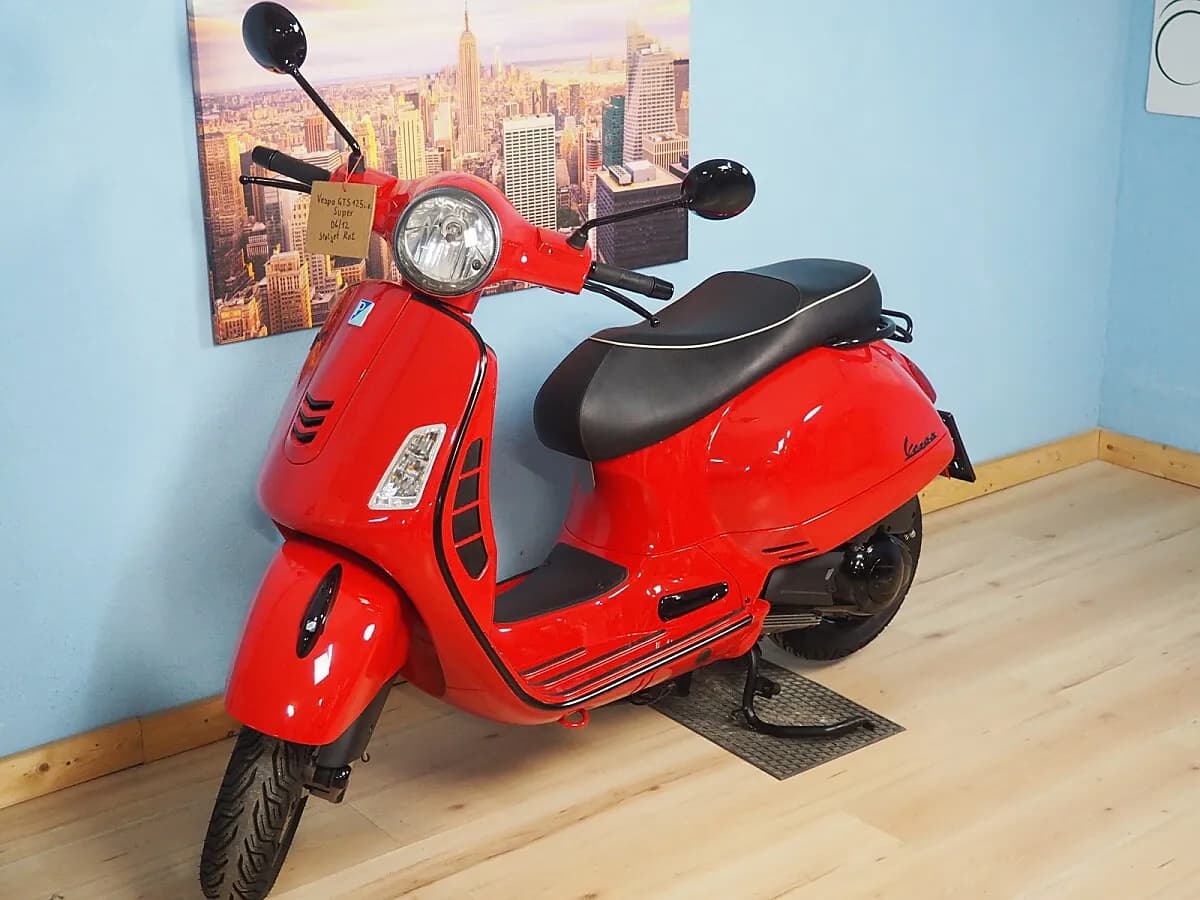 Vespa GTS