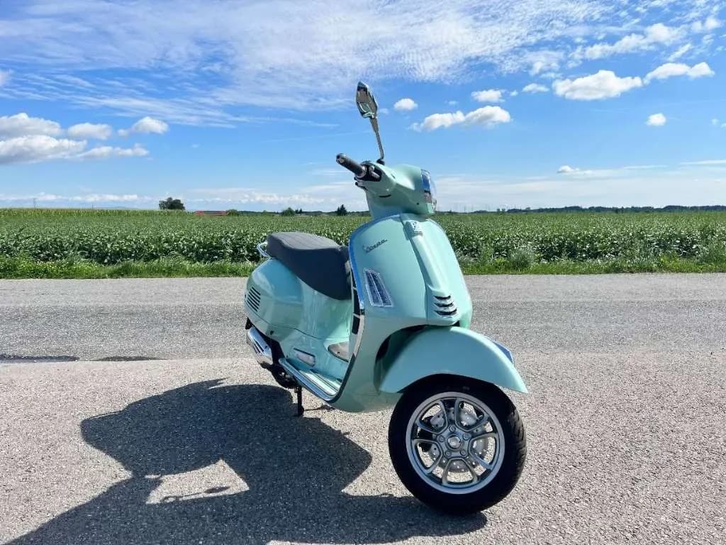 Vespa GTS – € 6.399, 1 km – Bild 1 von 6