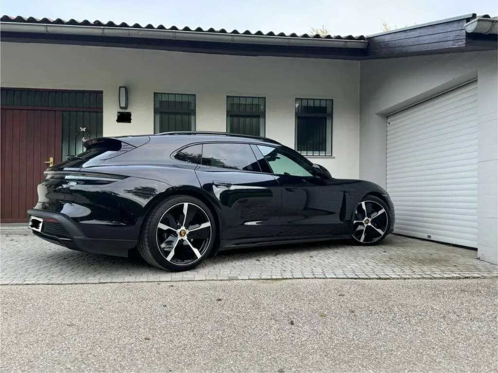 Porsche Taycan 2022 – € 69.990, 75 000 km – Bild 1 von 9