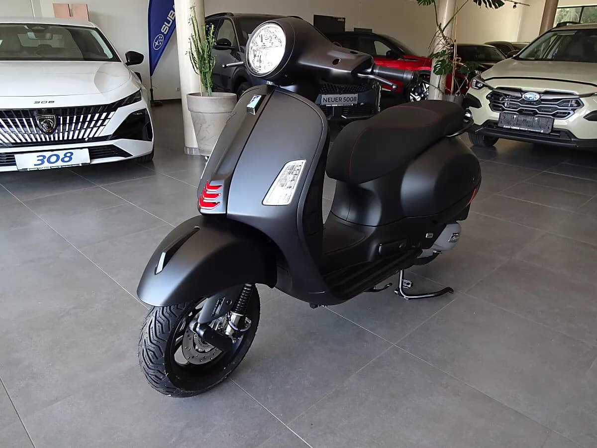 Vespa GTS – € 7.099, 0 km – Bild 1 von 6