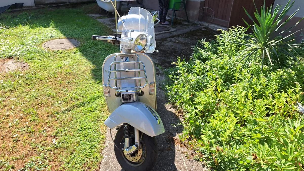 Vespa PX
