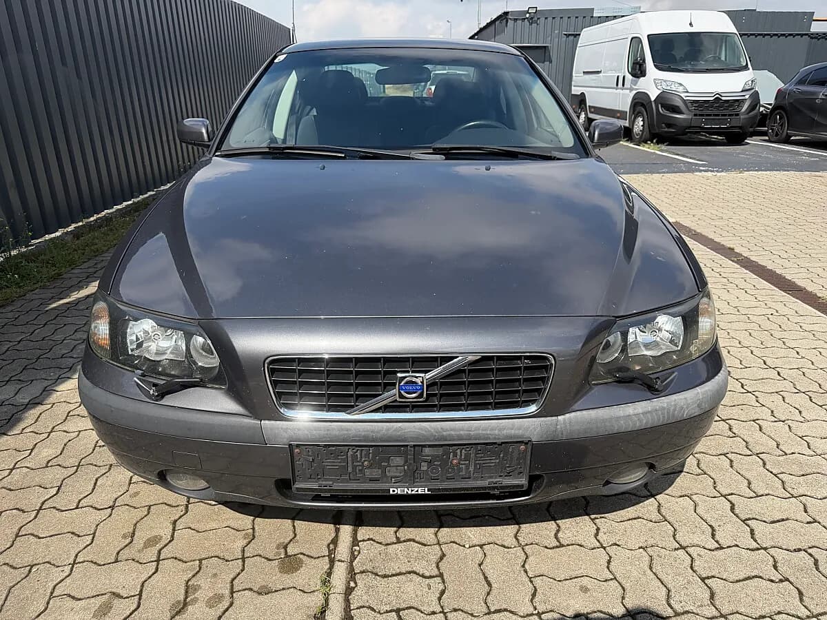 Volvo S60 2004 – € 2.900, 223 150 km – Bild 1 von 11