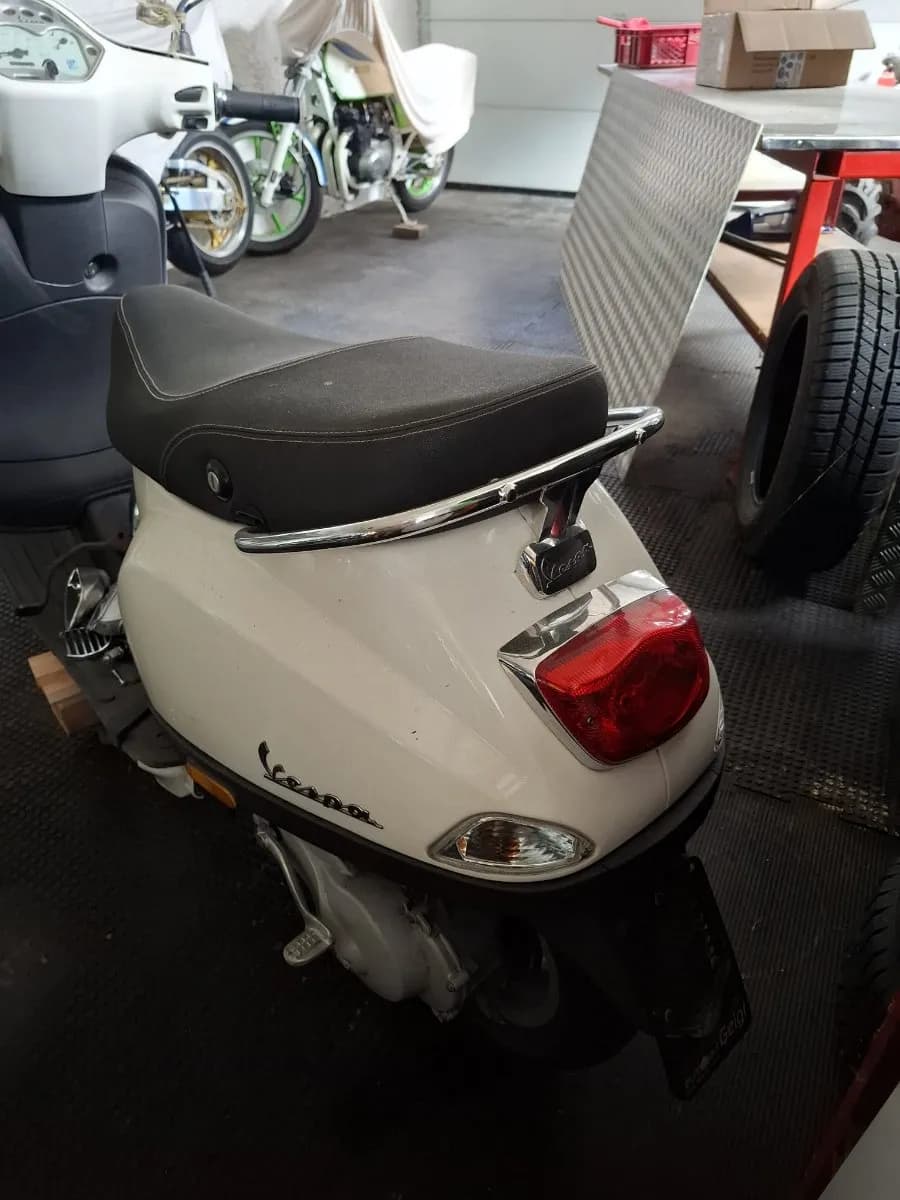 Vespa LX
